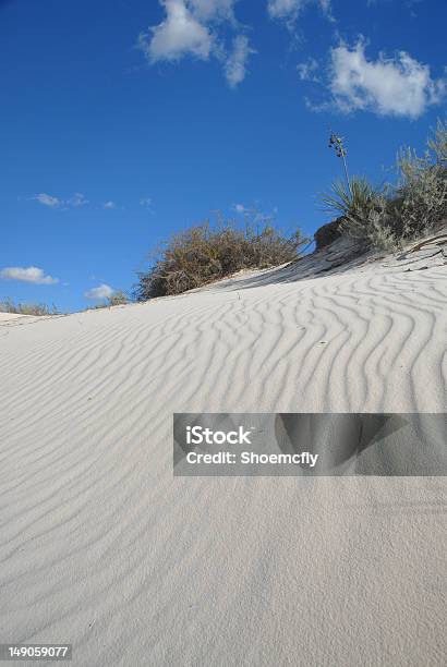 Foto de Subida Nas Dunas De Areias e mais fotos de stock de Monumento - Monumento, Monumento Nacional de White Sands, Novo México