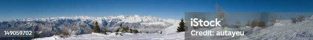 Piękny Zimowy Krajobraz Górski - zdjęcia stockowe i więcej obrazów Alpy - Alpy, Bez ludzi, Biały