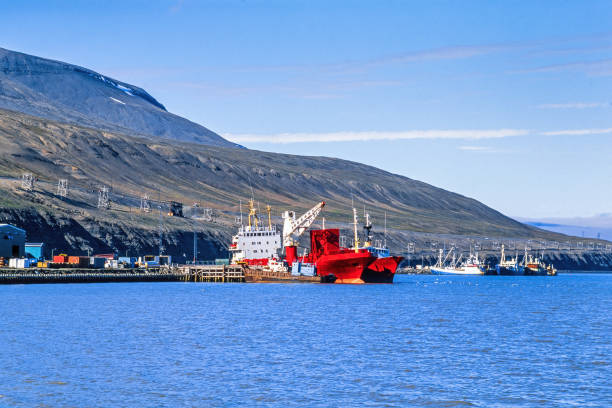 istock Harbor with ships at Longyearbyen on Spitsbergen 1490598458