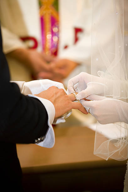 istock Put marriage ring in front of pastor 149062333
