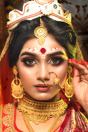 Indian Traditional Bridal Look WIth High Quality Makeup & Jewellery
