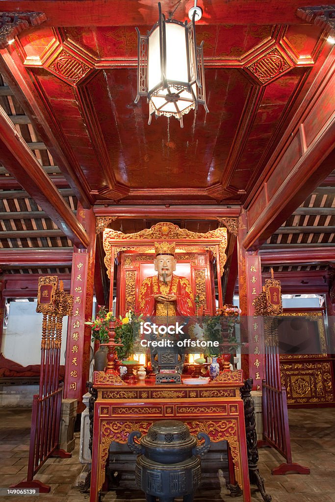 Templo da Literatura interior, Van Mieu, Hanoi, Vietnã - Foto de stock de Altar royalty-free