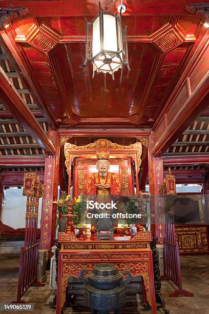 Foto de Templo Da Literatura Interior Van Mieu Hanoi Vietnã e mais fotos de stock de Altar