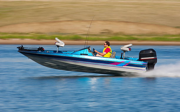 高速ボート - motorboat nautical vessel speedboat lake ストックフォトと画像
