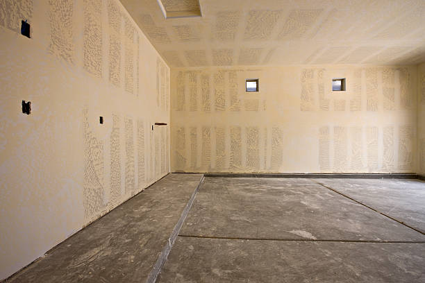 istock Drywall Construction of a Garage 149067509