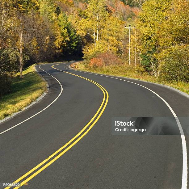 Bobinado La Pintoresca Autopista Foto de stock y más banco de imágenes de Aire libre - Aire libre, Belleza de la naturaleza, Boscaje