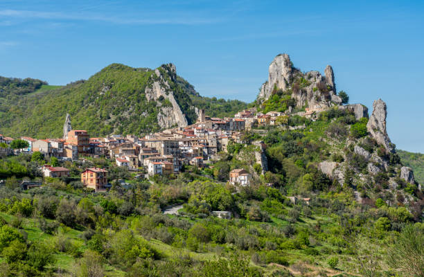 Panoramic view of Pennadomo, beautiful village in Chieti Province, Abruzzo, central Italy. Panoramic view of Pennadomo, beautiful village in Chieti Province, Abruzzo, central Italy. chieti stock pictures, royalty-free photos & images