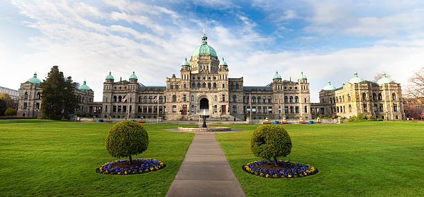 edifícios do parlamento em vitória, columbia britânica - victoria british columbia imagens e fotografias de stock