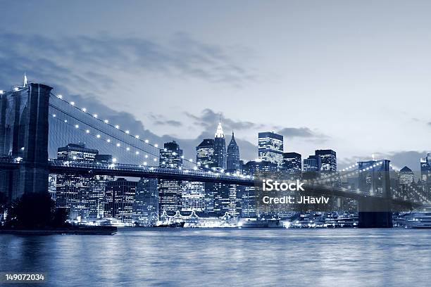 Ponte Di Brooklyn E Manhattan Skyline Notturna - Fotografie stock e altre immagini di Ambientazione esterna - Ambientazione esterna, Architettura, Brooklyn - New York