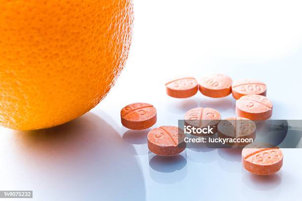 Vitamina C Foto de stock y más banco de imágenes de Alimento - Alimento, Amarillo - Color, Asistencia sanitaria y medicina