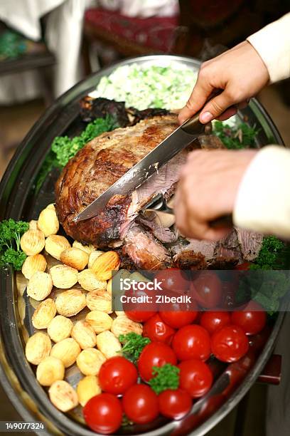 Manzo Alla Griglia E Verdure - Fotografie stock e altre immagini di Alla griglia - Alla griglia, Barbecue - Cibo, Bistecca di manzo