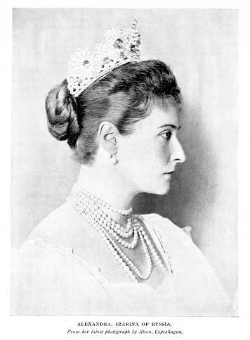 ツァリーナアレクサンドラ写真の肖像画19世紀のロシアの歴史 イヤリングのベクターアート素材や画像を多数ご用意 イヤリング, 皇后