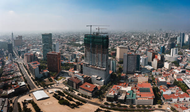 panorama aéreo de la selva urbana de la ciudad de méxico - smog mexico mexico city air pollution fotografías e imágenes de stock