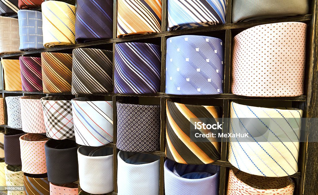 Elegante neckties italiana em um empate suporte - Royalty-free Acessório Foto de stock