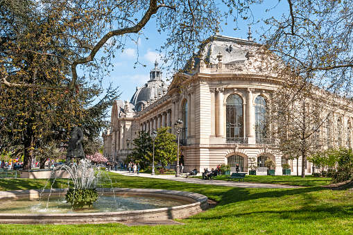 Paris : Petit Palais in early spring. The Petit Palais built for the world exposition in 1900, it now houses the City of Paris Museum of Fine Arts. Paris in France, April 8, 2023.