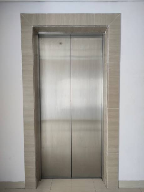 istock Lift Door in the building 1490849039