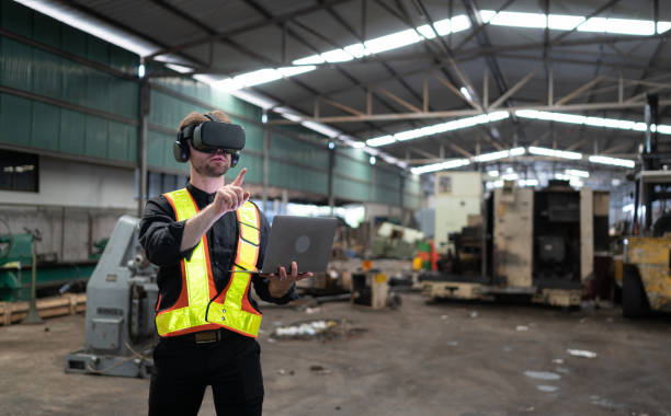 istock Engineer and mechanical system placement in the old mechanical factory by using a virtual reality simulator design to achieve the most efficient and accurate. 1490850526