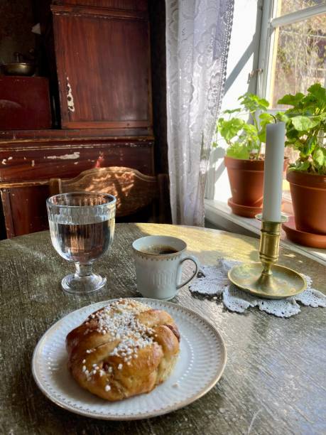 istock Sweden - food - Kanelbullar ( pastry with cinnamon) 1490863400