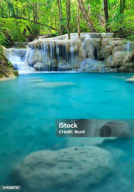 Cascadas De Erawan Kanchanaburi Tailandia Foto de stock y más banco de imágenes de Agua - Agua, Aire libre, Belleza de la naturaleza