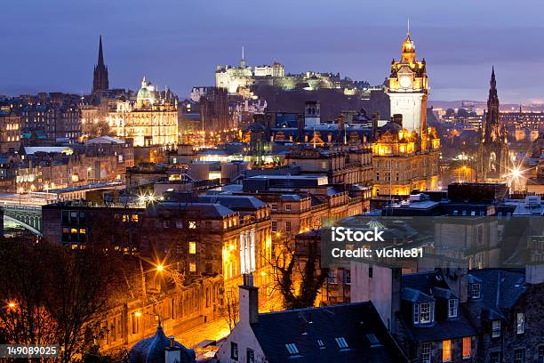 Skylines Gebäude Und Das Schloss Edinburgh Schottland Stockfoto und mehr Bilder von Abenddämmerung
