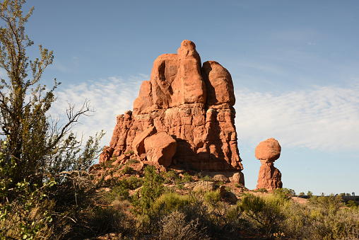 balanced rock is a spectacular and famous rock formation in Arches National Park