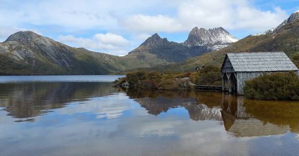 istock Cradle Mountain and Boat Shed 1490950665