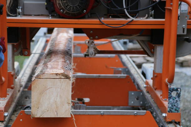a mobile sawmill for the storage and processing in the wood industry