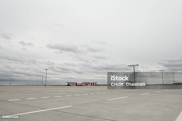 El Aeropuerto Foto de stock y más banco de imágenes de Aeródromo - Aeródromo, Ausencia, Vacío