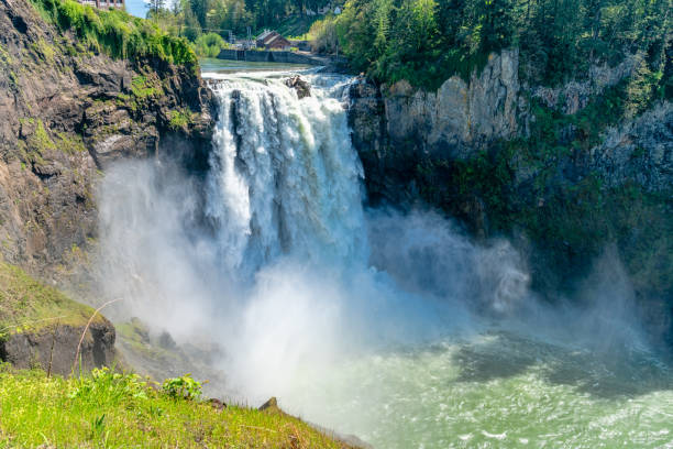 istock Snoqualmie Falls Landscape 10 1490994229