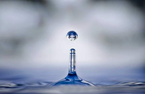 istock Colorful macro of water droplet 1491019002