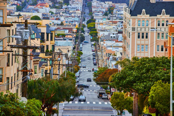istock San Francisco steep streets lined with colorful homes 1491044381