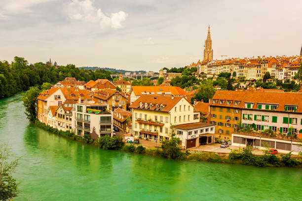 berna. svizzera. fiume aare. - brienz house switzerland european alps foto e immagini stock