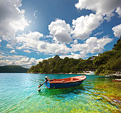 boote-in-der-bucht.jpg?b=1&s=170x170&k=20&c=Mu-TYkTvP2-ja3Re3JivLPW-hrasCXEeW7I5fvmpSn8=