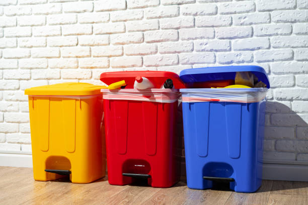 istock Trash cans full of waste in the building 1491181802