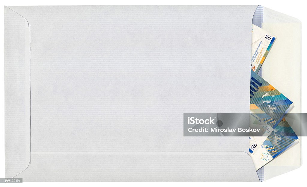 Hi-Res isolé blanc bleu rayé enveloppe avec Billet de Francs suisses Notes inséré - Photo de Billet de banque libre de droits