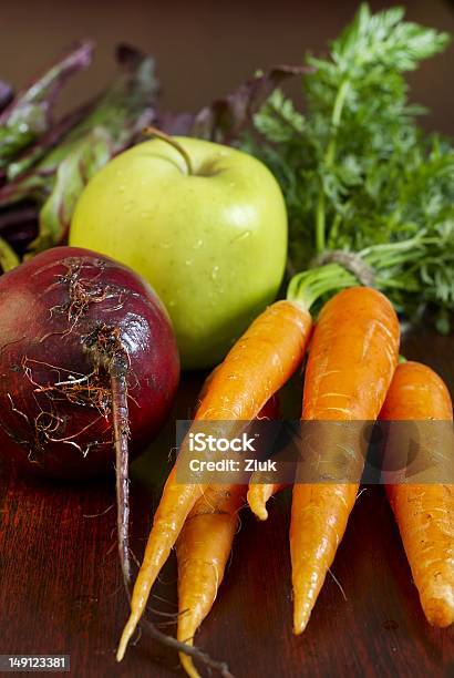 Verduras Y Manzana Foto de stock y más banco de imágenes de Alimento - Alimento, Botánica, Comida gourmet