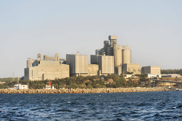 istock Large factory  near the sea 1491243232