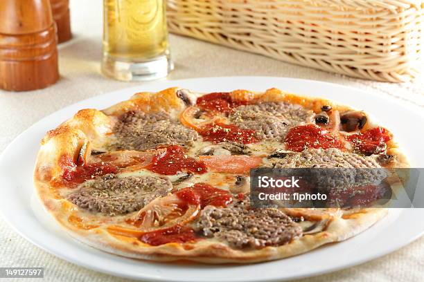 Photo libre de droit de Frais Et Des Pizzas banque d'images et plus d'images libres de droit de Aliment - Aliment, Aliment en portion, Cuisine italienne