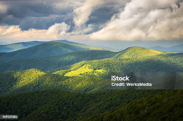 Foto de Trilha Dos Apalaches Roan Parque Estatal Da Montanha De Blue Ridge Mountains Tennessee e mais fotos de stock de Montanhas Blue Ridge