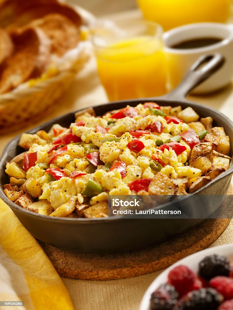 Pan Scrambler vegetarianas - Foto de stock de Desayuno libre de derechos