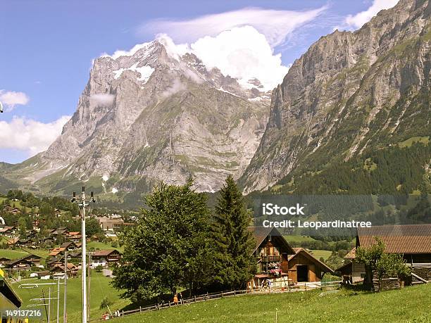 Eiger Mountain Range Foto de stock y más banco de imágenes de Aire libre - Aire libre, Cadena de montañas, Característica de la tierra