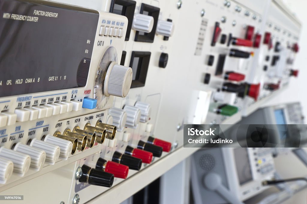 De laboratorio electric medición Aparato y equipos de medida - Foto de stock de Osciloscopio libre de derechos