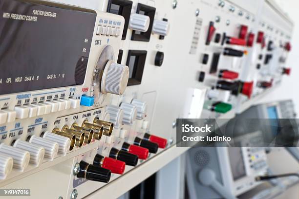 De Laboratorio Electric Medición Aparato Y Equipos De Medida Foto de stock y más banco de imágenes de Osciloscopio