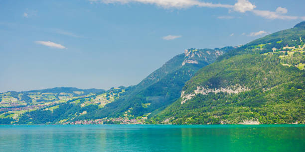 interlaken. suíça. lago brienz. lauterbrunnen. paisagem montanhosa. cantão de berna - brienz interlaken switzerland rural scene - fotografias e filmes do acervo