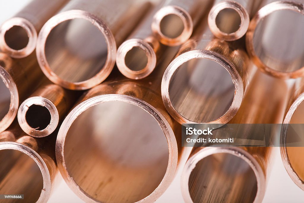Tubos de cobre de diferentes de diâmetro - Foto de stock de Cano royalty-free