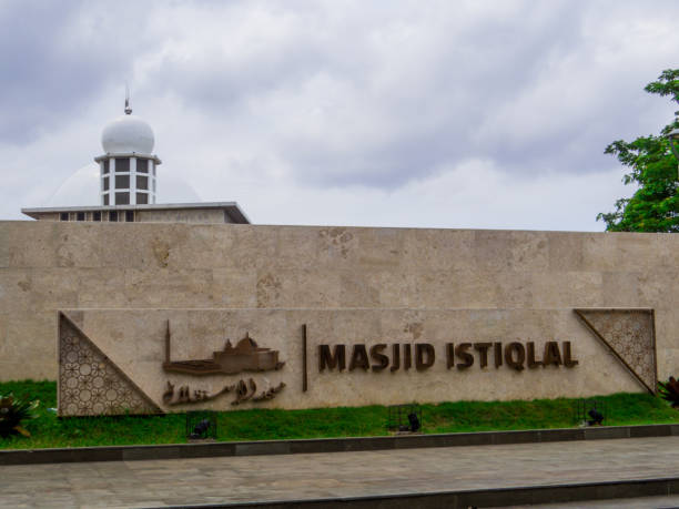 istock Istiqlal Mosque, Jakarta, Indonesia 1491561047