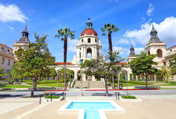 hôtel de ville de pasadena - pasadena californie photos et images de collection