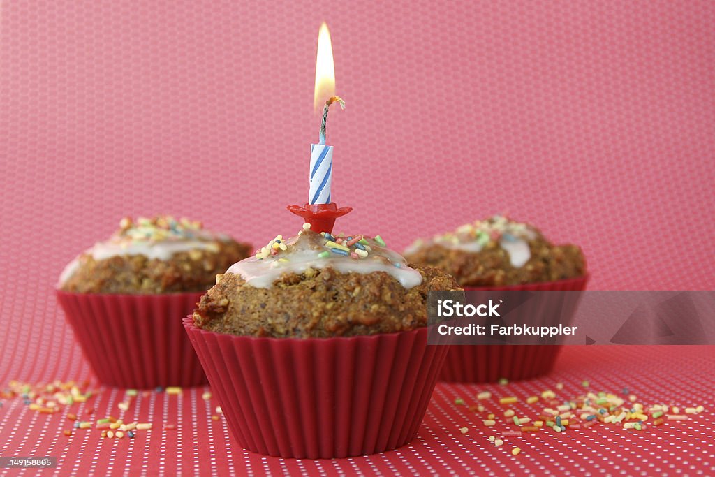Drei Gute zum Geburtstag-muffins - Lizenzfrei Bunt - Farbton Stock-Foto
