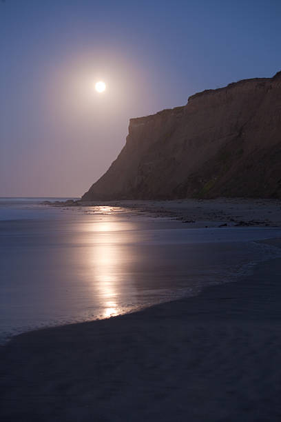 Half Moon Bay al tramonto della luna - foto stock