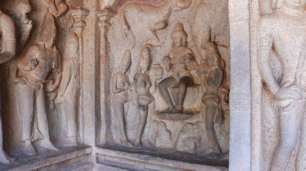 der varaha höhlentempel. antike - in den fels gehauene statuen. dies ist eines der merkmale in mehreren hinduistischen schriften. - tamil stock-fotos und bilder